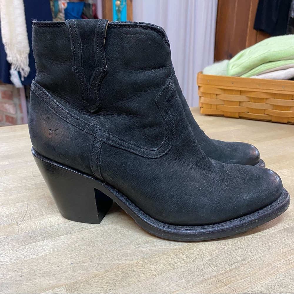 FRYE Lillian Western Ankle Boots Black Suede Sz 6